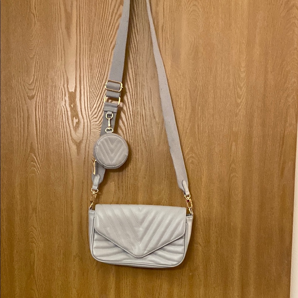 Elegant Gray Quilted Shoulder Bag